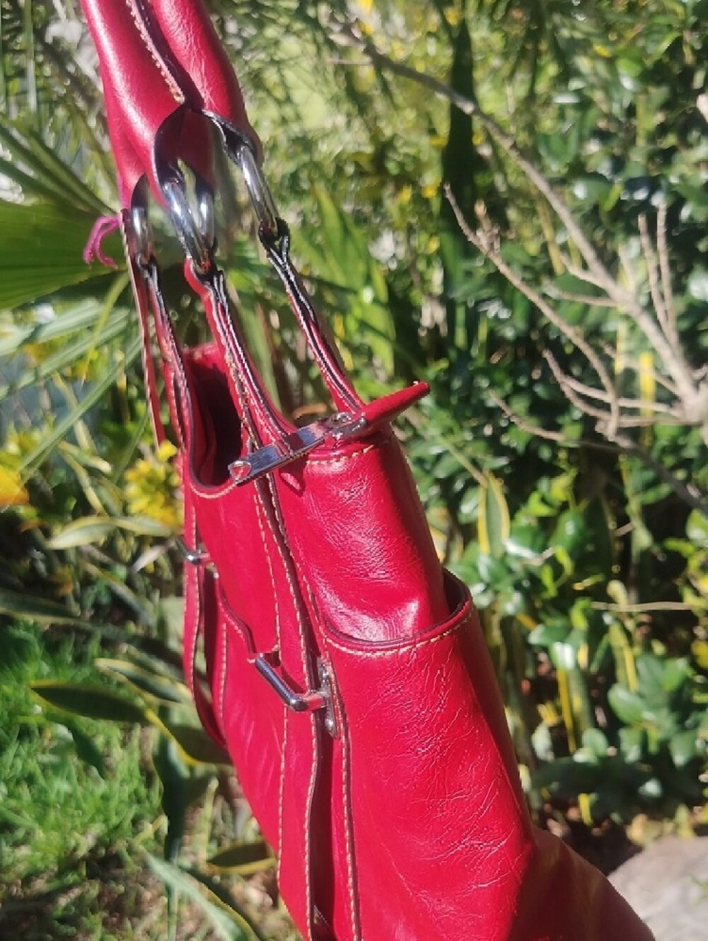 Tosca New Red Leather Shoulder Bag - Picture 7 of 7